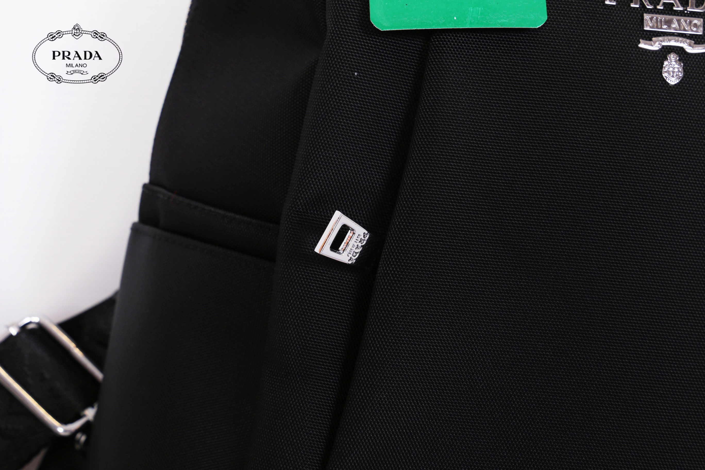 PRADA NYLON BACKPACK กระเป๋าเป้ Limited edition VIP Gift With Purchase (GWP) จากเคาน์เตอร์แบรนด์วัสดุ Nylon&Polyester เนื้อหนาคุณภาพดี น้ำหนักเบา ด้านหน้าประดับโลโก้แบรนด์ เปิดปิดด้วยซิป หูจับคุณภาพดีแข็งแรง สายสะพายหลังลายแบรนด์เลื่อนปรับได้ ด้านในโล่งกว