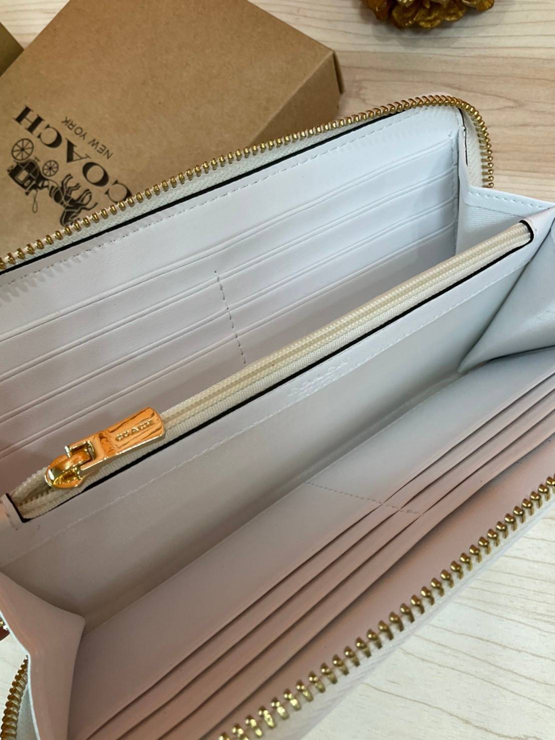 ของแท้ 💯% COACH ACCORDION ZIP WALLET IN SIGNATURE CANVAS (F54630) New Coach กระเป๋าสตางค์ใบยาว