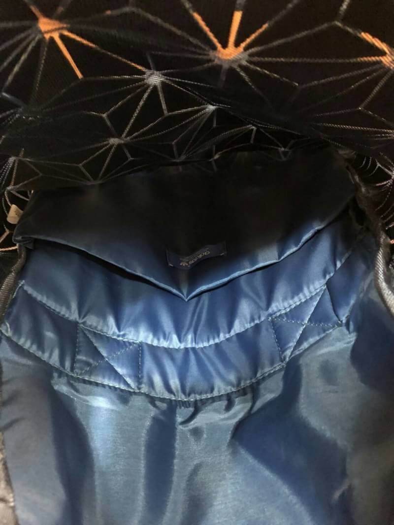 Adidas Originals BP Roll Top 3D Mesh 2017 Backpack Bag DH0100 กระเป๋าเป้สะพายหลัง สีใหม่ ดีไซน์แบบ 3 มิติ วัสดุ polyurethane ใช้ลูกเล่นของเหลี่ยม และมุมเชื่อมเข้าหากัน การออกแบบกระเป๋าเป็นเหมือนถุงทรงสูง ส่วนปากกระเป๋า เปิดปิดแบบตีนตุ๊กแกม้วนพับ และติดกระ