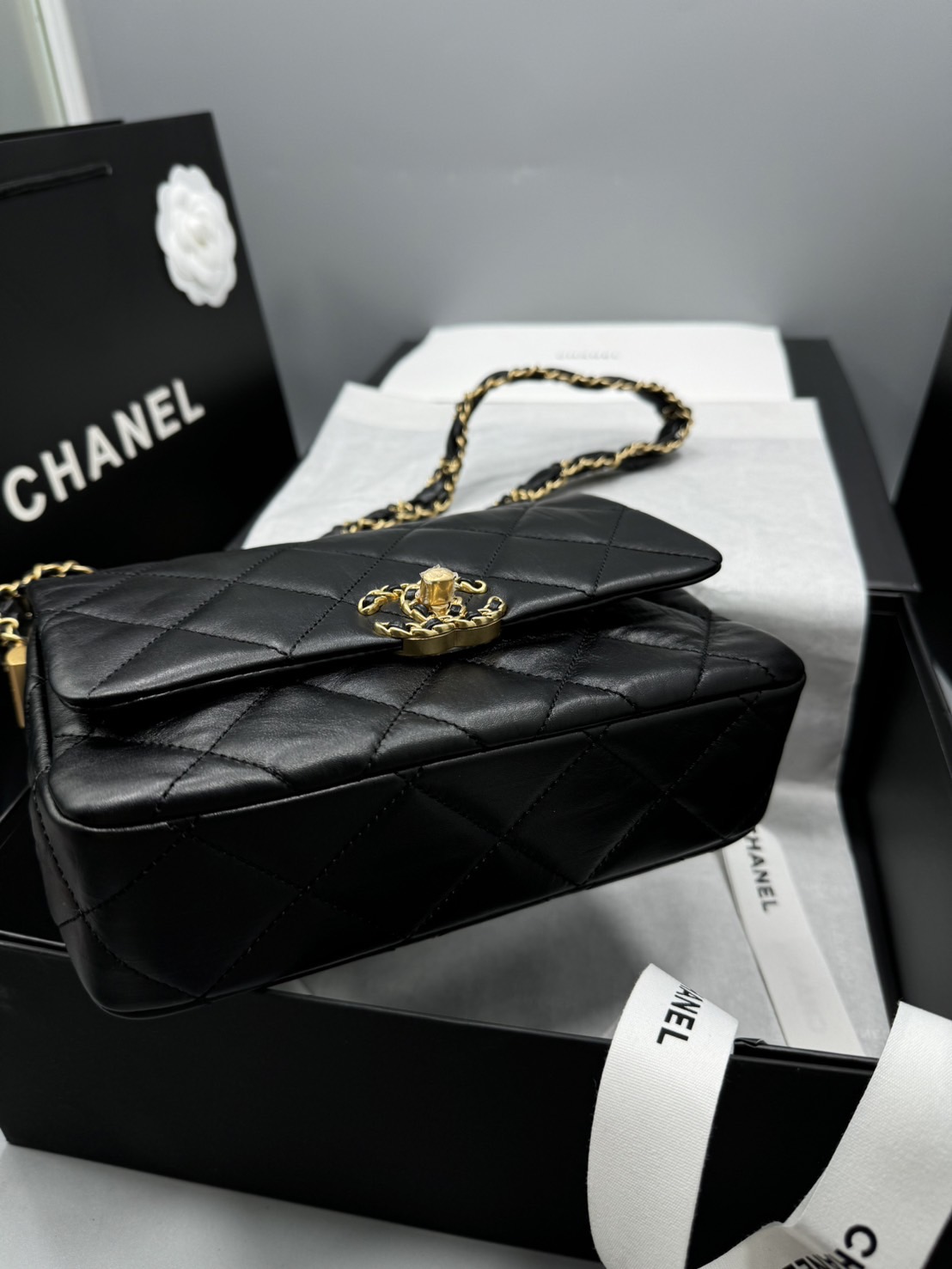 CHANEL 19 Flap Bag กระเป๋าสะพายหนังแท้ เกรดออริ ท็อป สลับแท้ 1:1 ผ่านทุก ตม ใช้งานต่างประเทศได้