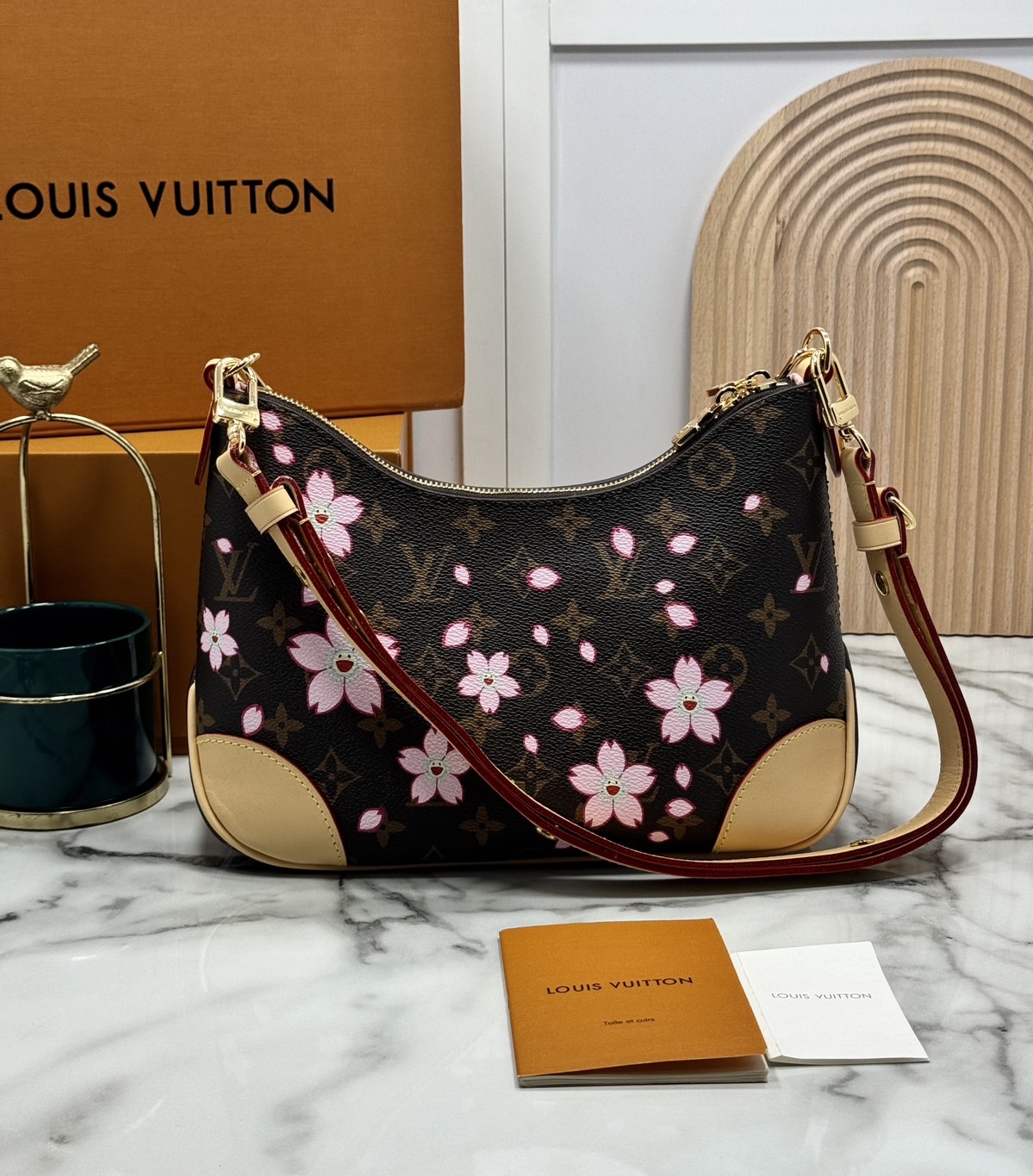 TOP ORI หนังแท้ | เกรดดีสุด LV x TM Boulogne PM Cherry Blossom bag กระเป๋าสะพาย ดีไซน์คลาสสิครุ่นสุดปัง ปรับลุคให้มีชีวิตชีวาด้วยลายดอกไม้เชอรี่บลอสซั่ม คอลใหม่สุดเอ็กซ์คลูซีฟ