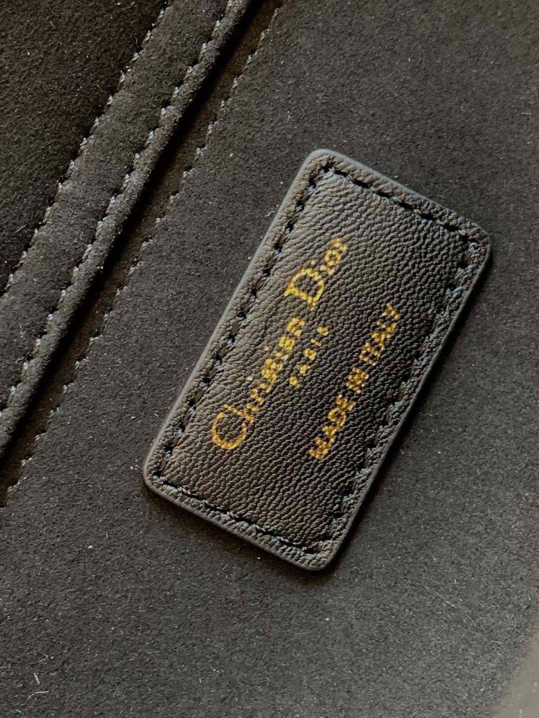 DIOR Medium Lady D-Joy Bag / LADYDIOR กระเป๋าสะพายสง่างามเหนือกาลเวลา เกรดท็อปออริ สลับแท้ 1:1