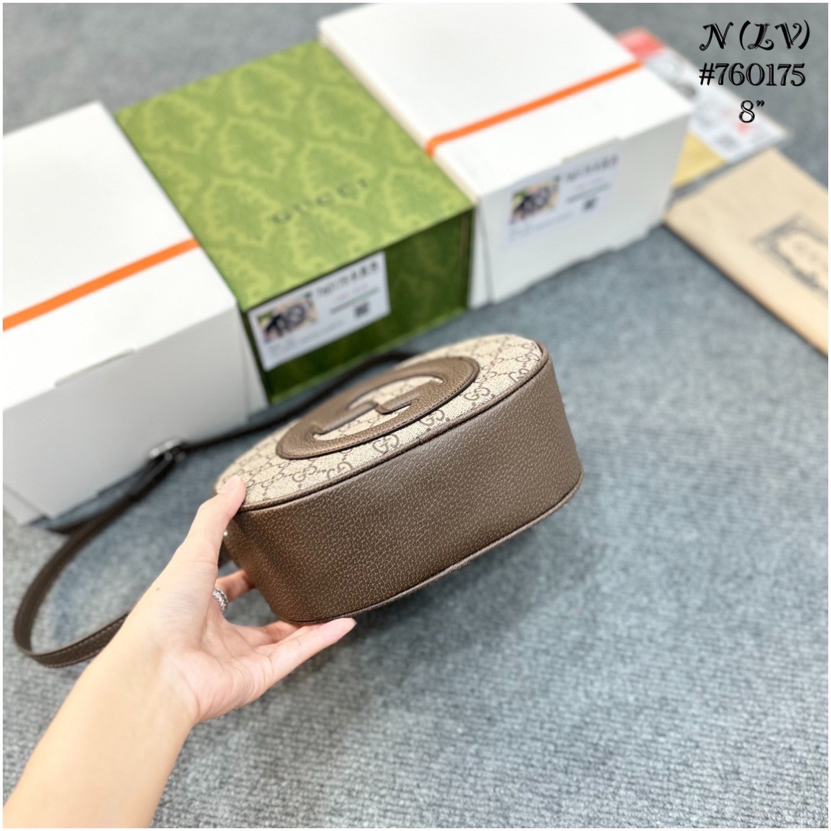 Gucci Ophidia GG Mini Round Shoulder Bag / GUCCI BAG พร้อมส่ง 2 สี กระเป๋าสะพายทรงกลมรีคลาสสิค สวยอยู่ทรง โดดเด่นด้วยโลโก้จั้มโบ้ด้านหน้า ภายในเป็นช่องโล่ง จุได้แบบกำลังดี