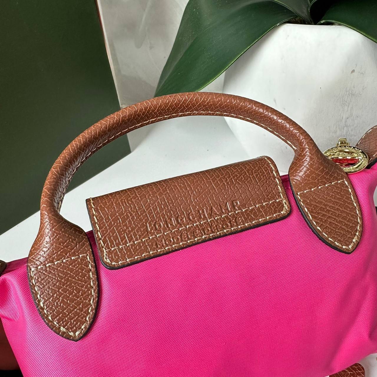 LONGCHAMP LE PLIAGE ORIGINAL Pouch with handle กระเป๋าใบเล็กขนาดกระทัดเหมาะกับใส่ของจำเป็นจุกจิก กันน้ำได้ พร้อมส่ง