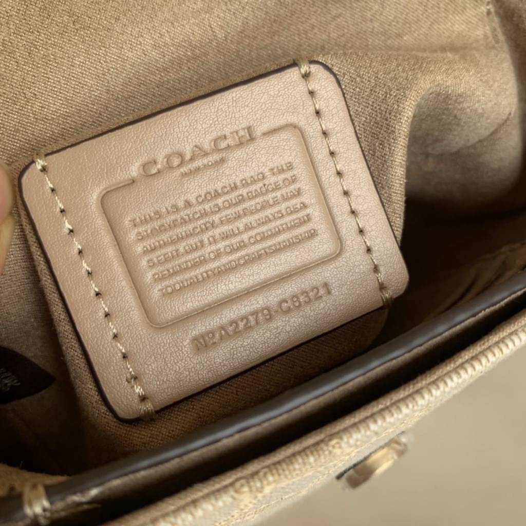 COACH North/South Lonnie Crossbody In Signature Jacquard C8321 ภาพสินค้าถ่ายจากงานขายจริง ใช้งานต่างประเทศได้