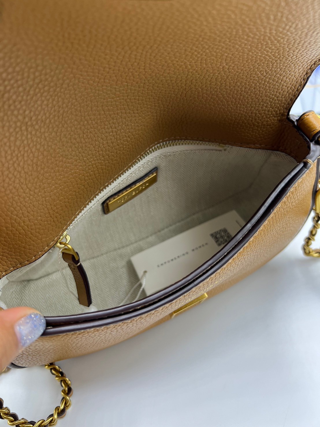 Tory Burch Britten Convertible Crossbody Bag กระเป๋าสะพายดีไซน์เรียบหรู เกรดออริ สลับแท้ 1:1 ใช้งานต่างประเทศได้