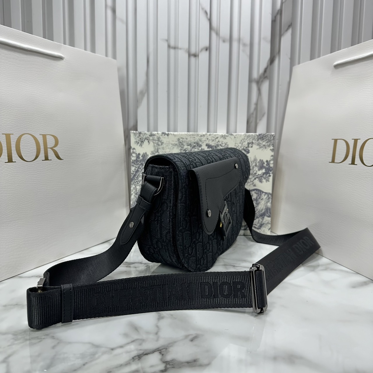 DIOR Saddle Messenger Bag Oblique Jacquard and Grained Leather กระเป๋าสะพาย Saddle pouch คู่ใจท่านชาย เอกลักษณ์ที่หรูหราตลอดกาล เกรดออริ 1:1