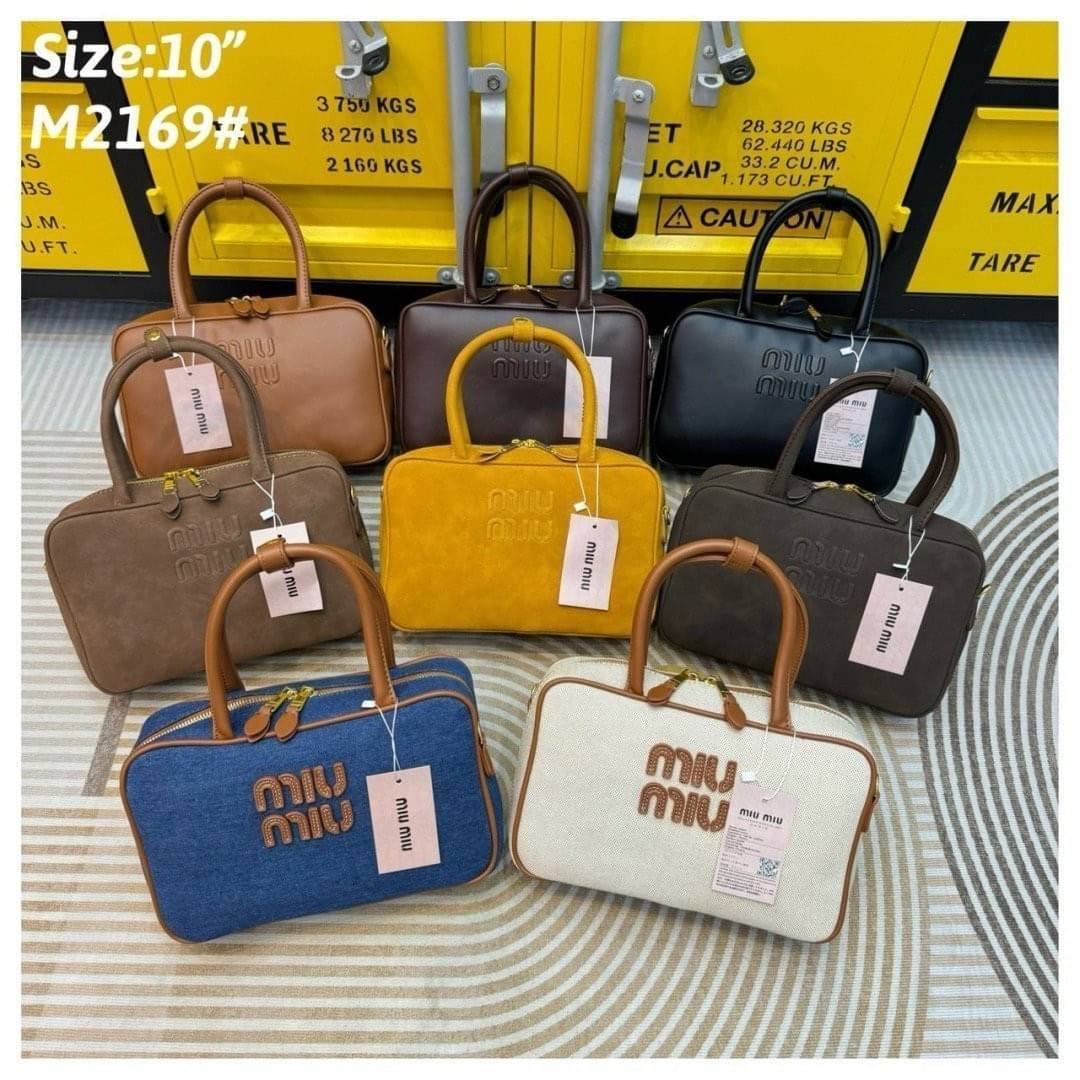 MIU MIU leather Beau bag 25cm กระเป๋าถือทรงบอสตัน ขนาดกำลังสวยพกพาง่าย สะดวกใช้งาน ซิปรอบเปิดได้กว้างๆ ดีไซน์เรียบแต่มากมีอยู่จริง สวยดูแพง