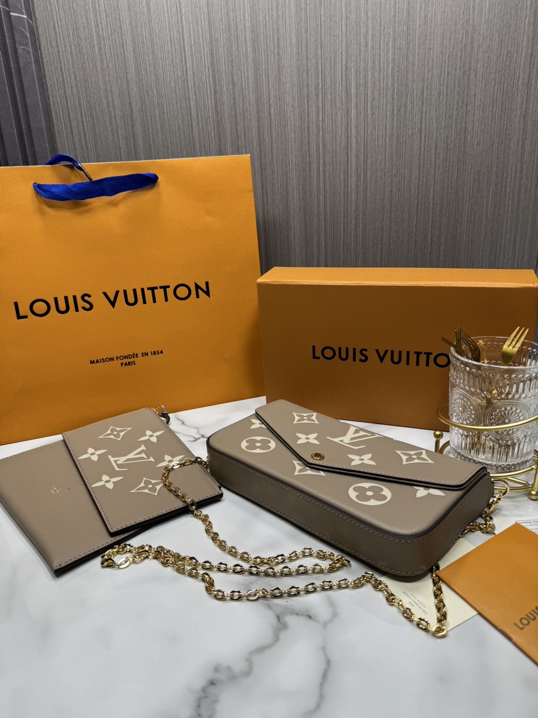 OP ORI หนังแท้ | LV Felicie Pochette bag in soft Monogram Empreinte leather กระเป๋าสะพายทรงพอชขนาดกะทัดรัด หนัง Monogram Empreinte เนื้อนุ่มประทับลาย Monogram สุดไอคอนิก