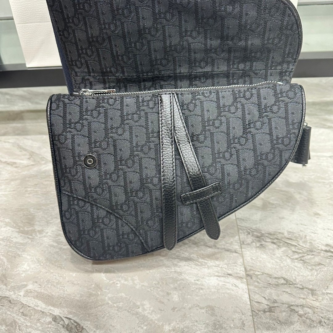 พร้อมส่ง 2 สี DIOR Saddle Bag Black Dior Oblique Jacquard กระเป๋าคาดอกดิออร์ เกรดออริ สลับแท้ 1:1 ใช้ต่างประเทศได้