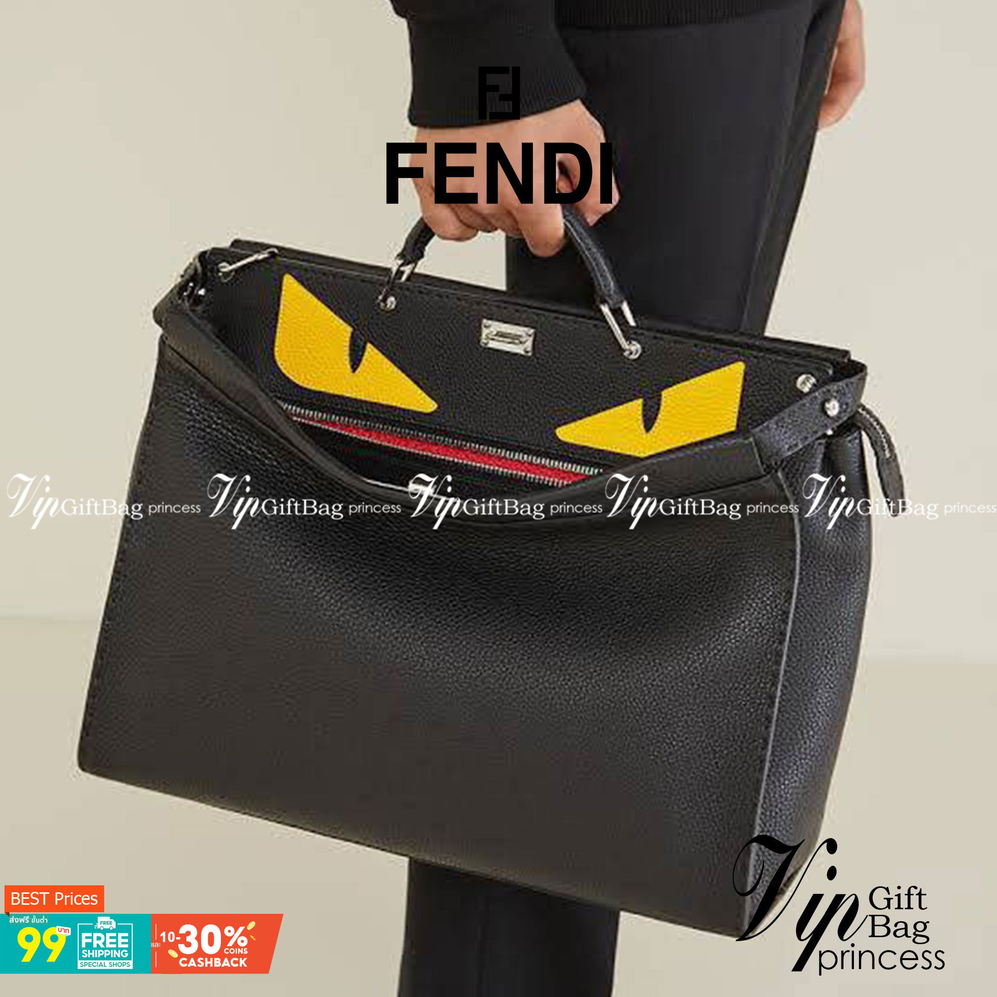 FENDI PEEKABOO MEN BAG size 38CM เป็นรุ่นหนึ่งที่สวยมาก งานดีที่สุดทั้งจากหนังแท้ 100% รายละเอียดครบมีความแข็งแรงหนังหนา ทนทานต่อการใช้งานทุกของได้เยอะ ใส่ Macได้ มาพร้อมสายสะพายยาว สามารถสะพายหรือถือก็ได้