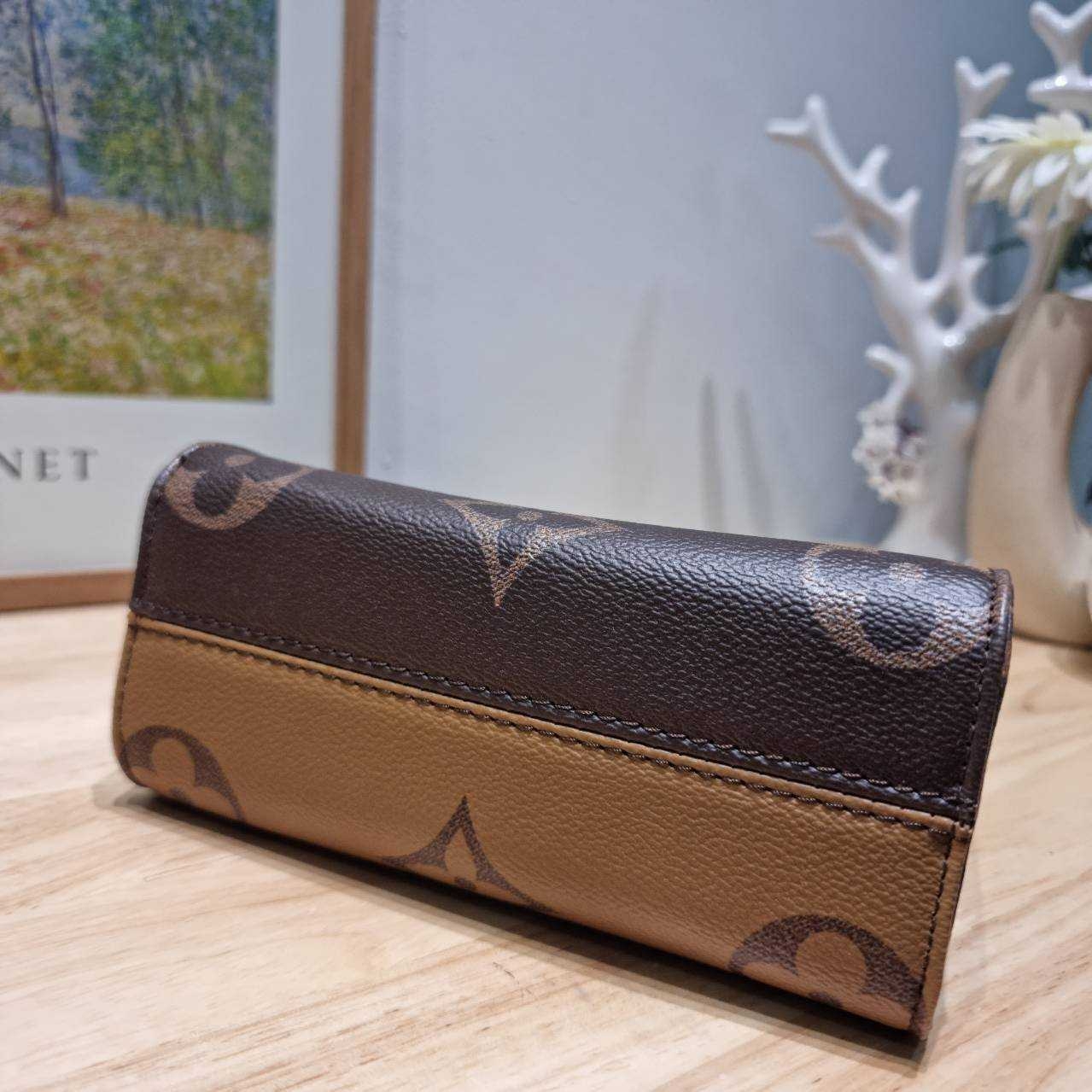 LV OnTheGo BB bag / LV Monogram Tote Bag กระเป๋าทรงโท้ทที่ใครเห็นต้องเป็นคลั่งรัก ยอดฮิต คลาสสิค ผู้ดี หรูหราได้ทุกลุค ทุกสไตล์ มาใหม่ในขนาดมินิมิใจ เกรดวีไอพี ไฮเอน 1:1