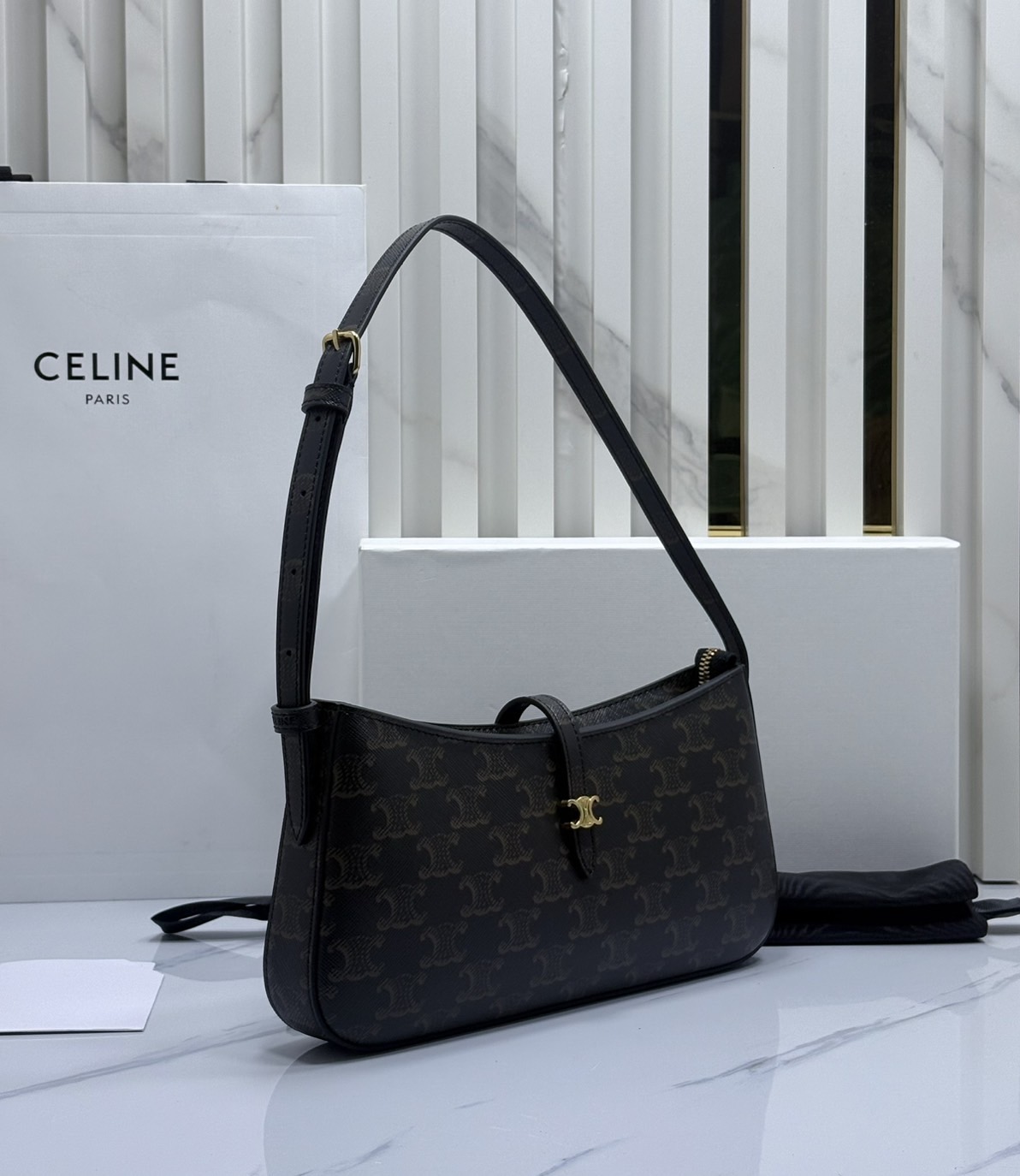 ORI หนังแท้ | CELINE TINA SHOULDER BAG IN Triomphe canvas กระเป๋าสะพายไหล่ทรงพอช ดีไซน์ใหม่ก่อนใคร เรียบง่ายหรูหราลงตัว สไตล์วินเทจลัคชูดูแพงสุดๆ ใช้งานได้หลากหลายโอกาส ขนาดกำลังดีพาพาสะดวก
