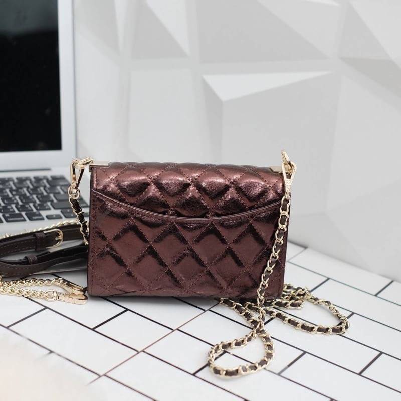 รุ่นขายดีที่สุด ** รอบใหม่ **หนังวัวแท้ สวย นิ่มมากๆค่า และ ปักลายตารางออกมาสวยมาก ** KEEP รุ่น Florence Flat bag ตัวกระเป๋าหนังแท้ นิ่ม-ตึง สุดๆ รุ่นนี้ จะมี 2 ขนาด คือ mini และ classic ไซด์