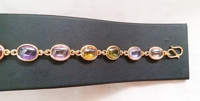 สินค้าหมดค่ะ สร้อยข้อมือทองไมครอน พลอยมณีใต้น้ำนพเก้า เสริมสิริมงคลค่ะ