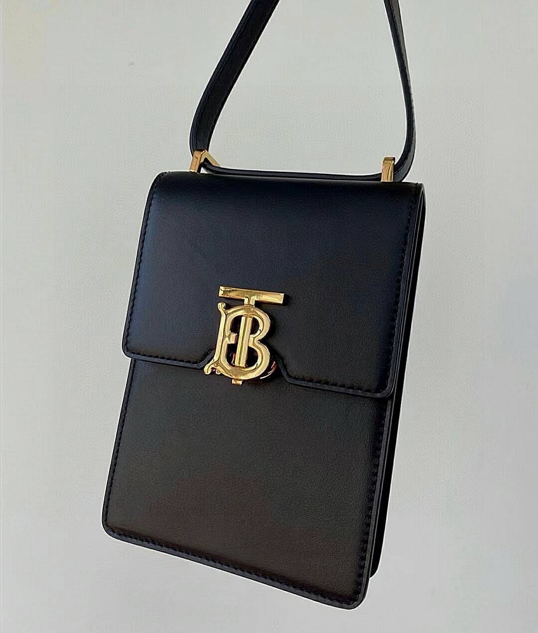 BURBERRY FRAGRANCES CROSSBODY BAG VIP GIFT WITH PURCHASE (GWP) กระเป๋าสะพายพรีเมี่ยมกิ๊ฟ Limited Edition จากน้ำหอม BURBERRY DUTY FREE