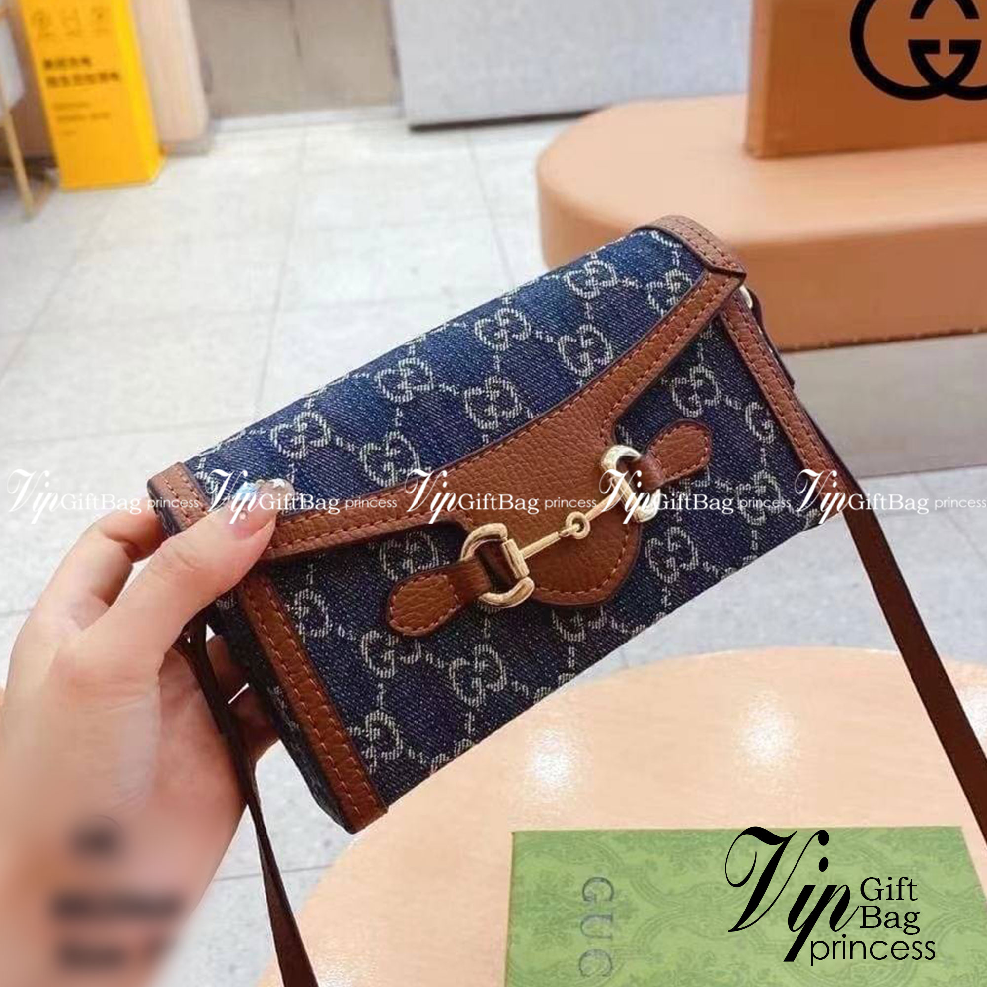 Gucci Horsebit 1955 Mini Bag / Gucci Mini Crossbody Bag / Gucci Phone Bag กระเป๋าสะพายข้าง/สะพายไหล่ สวยเก๋ น่ารัก คุณภาพดี สวยตรงปก ราคาสุดคุ้ม