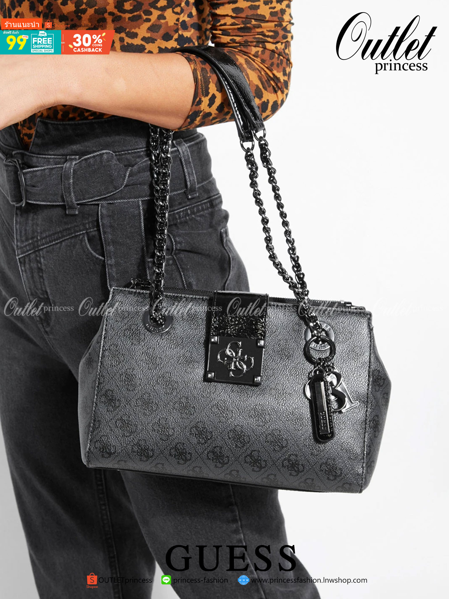 กระเป๋าสะพายไหล่ Guess Logo City Small Society Satchel กระเป๋าสะพายไหล่ ขนาดกำลังดี วัสดุ pu สวยอยู่ทรง มาพร้อมพวงกุญแจน่ารักๆ ถอดออกได้ ด้านหน้าประดับโลโก้แบรนด์ เปิดปิดด้วยซิป มี 2 ช่องหลักใช้งาน ภายในช่องซิปหน้าแยกเป็นสัดส่วนการใช้งาน ซิปช่อง 2 โล่งกว้