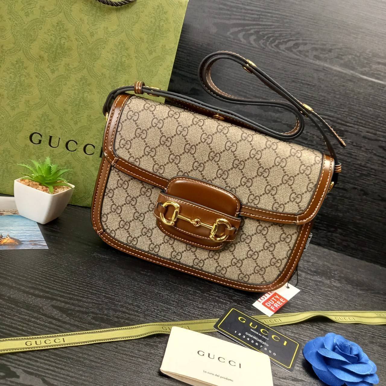 GUCCI HORSEBIT 1995 BAG / GG Supreme Shoulder 10" รุ่นฮิต คลาสสิค หรูหรา ใช้แล้วดูดีมีเสน่ห์ขึ้นทันที สายยาวคล้องบ่าได้ ปรับยาวคลอสบอดี้ได้ หนังแคนวาส สล้บหนังแท้