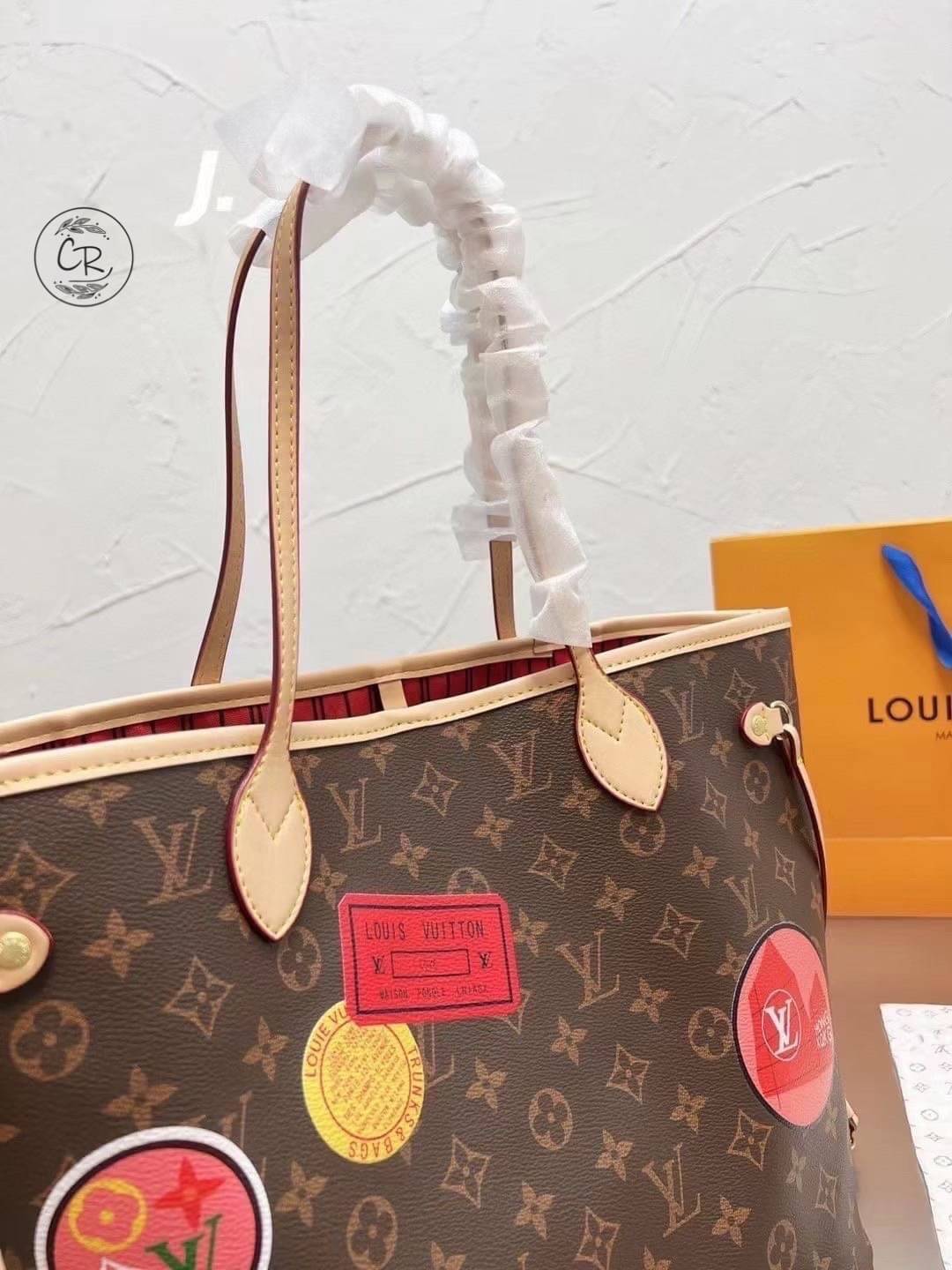 LV Neverfull Monogram Bag / LV Shopping Bag 14" กระเป๋าสะพายใบใหญ่จุใจ หนังลายโมโนแกรม ทรง tote มาใหม่ มาพร้อมกระเป๋าใบเล็ก งานปั้มแบรนด์ทุกจุด สกรีนลายชัดเจน สีสวย ภาพถ่ายจากงานขายจริง ใช้งานต่างประเทศได้