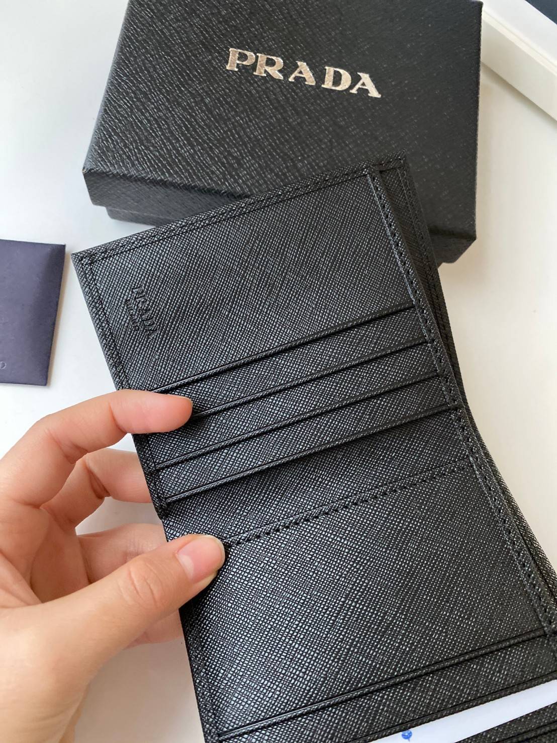 VIP หนังแท้ 】3พับ PRADA Saffiano Metal Tri-Fold Wallet Orchidea