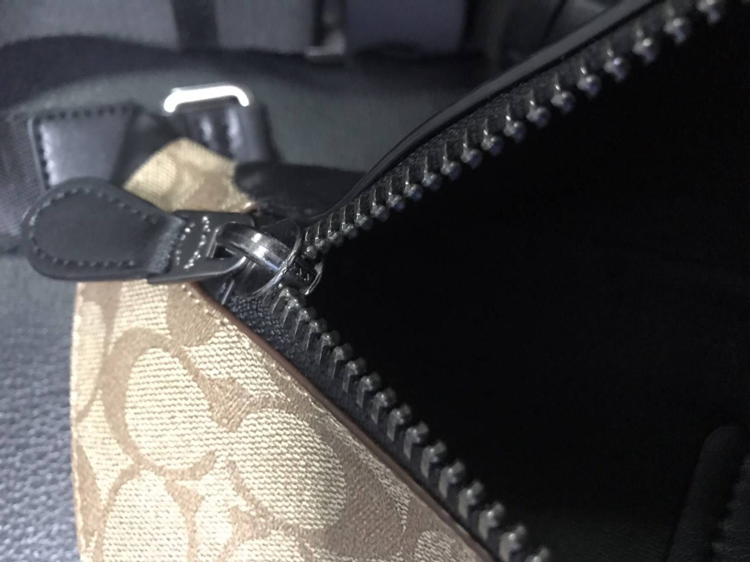 Coach F84711 Warren Mini Belt Bag In Signature Canvas กระเป๋าคาดอก คาดเอว ขนาดกำลังดี ใช้งานง่าย ใช้ได้ทั้งหญิงและชาย