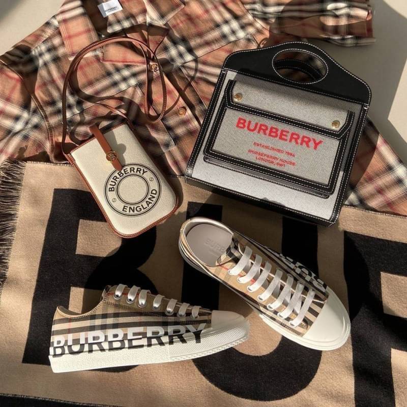 พรีเมี่ยมกิ๊ฟแท้ 100% BURBERRY FRAGRANCES CROSSBODY BAG Gift With Purchase Limited Edition (GWP) พรีเมี่ยมกิ๊ฟจากน้ำหอม
