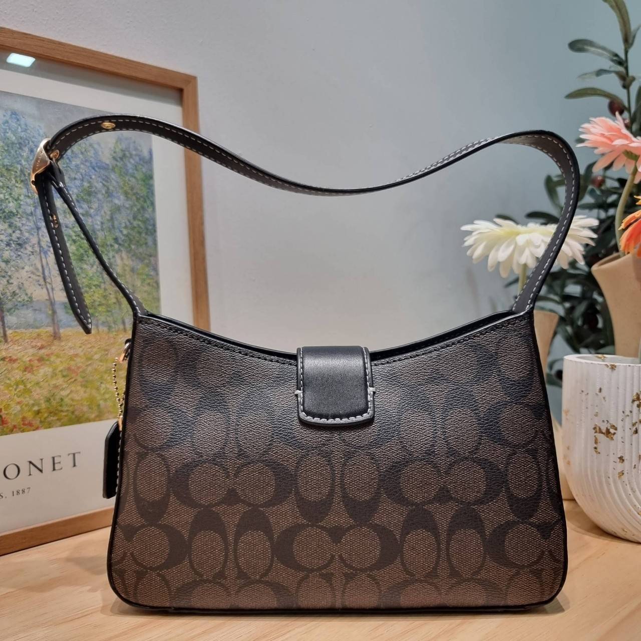 COACH ELIZA SHOULDER BAG IN SIGNATURE CANVAS CR532 / CR533 กระเป๋าสะพายไหล่ทรงโฮโบสุดหรู ดีไซน์โลโก้แบบใหม่สวยเด่น เกรดท็อปออริ เกรดดีสุด สลับแท้ 1:1 ใช้ต่างประเทศได้