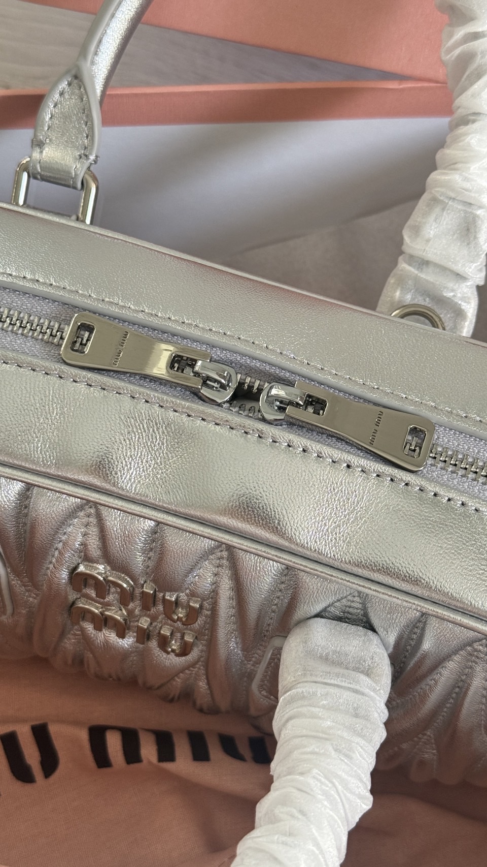 MIU MIU Arcadie Matelassé nappa leather bag / MIU MIU Mini Bag กระเป๋าถือสะพายใบเล็ก เกรดออริ 1:1 ใช้งานต่างประเทศได้