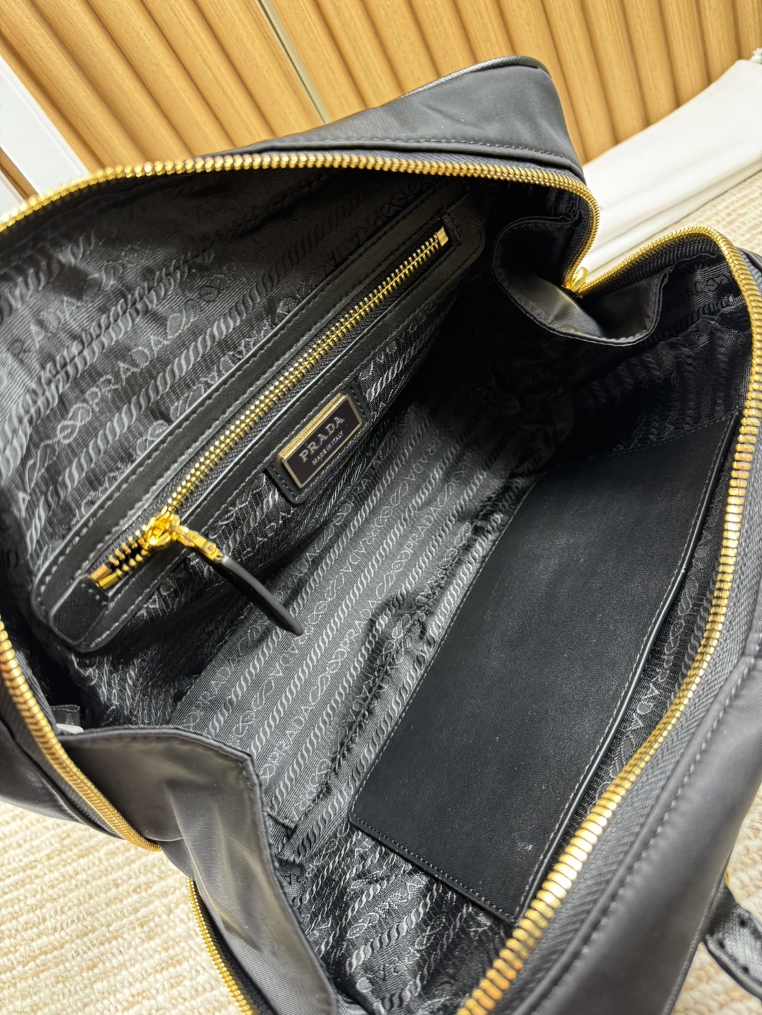 Prada Re-Edition 1978 large Re-Nylon and Saffiano leather two-handle bag 30cm กระเป๋าสะพายใบใหญ่เรียบหรู เกรดออริ สลับแท้ 1:1 ใช้งานต่างประเทศได้