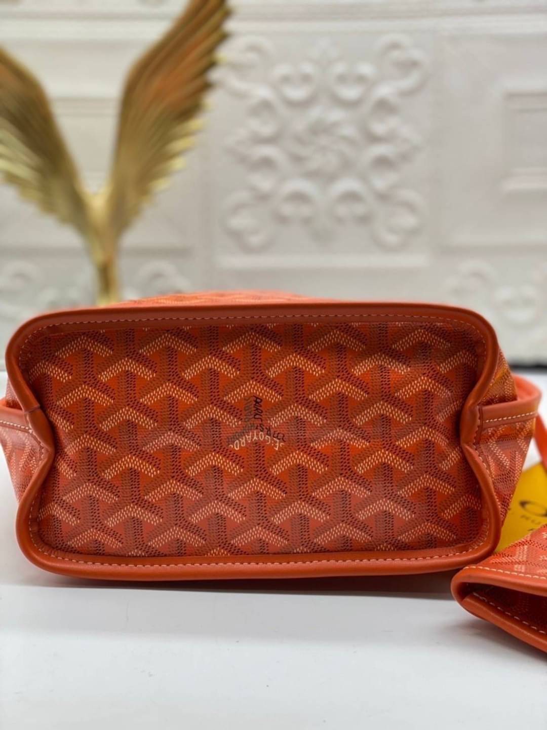 9 สี GOYARD ANJOU TOTE MINI / Goyard Mini Tote เกรดออริจินอลสลับแท้ ใช้งานต่างประเทศได้ ฮอตไอเท็ม กับกระเป๋าสะพายทรงโท้ท ไซส์มินิ กะทัดรัด มาครบสีขายดี เลิศทุกสี รูปทรงคลาสสิค ดีไซน์เป็นเอกลักษณ์ ใช้งานได้หลากหลาย