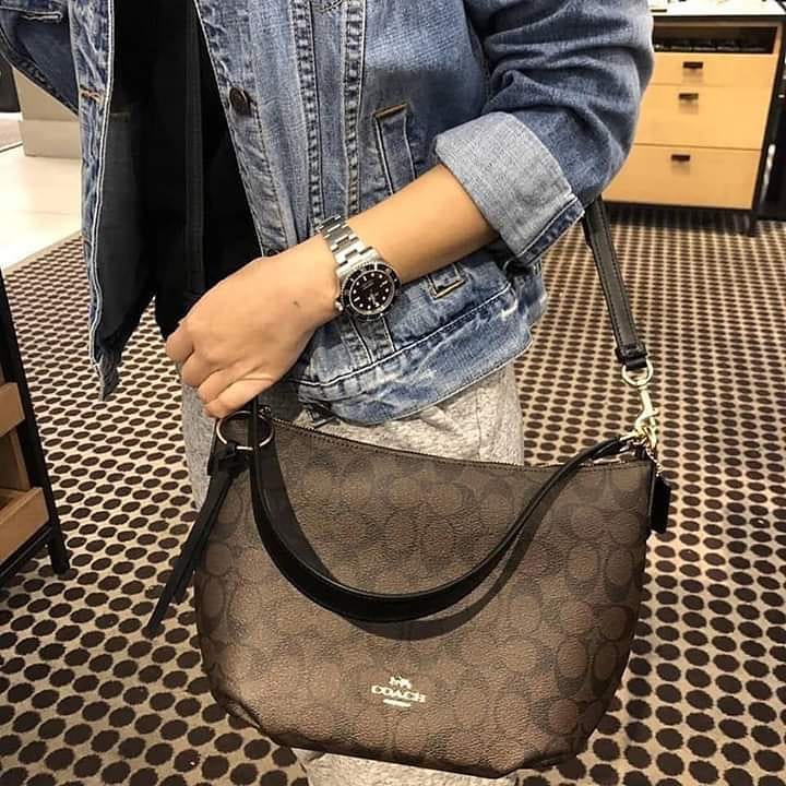 OUTLET 】ปรับราคาลง ได้ไปไม่ผิดหวังแน่นอนจ้าา💥 Coach Pebble Leather Small Skylar Hobo Shoulder Bag((90738)) พร้อมส่งที่ไทย ล่าสุด! กระเป๋าหิ้ว//สะพายข้างได้ ทรงน่ารัก ละมุน หนังแท้ หนังนิ่มมือดีมาก หลงรักแน่นอนค่าา! เปิดปิดกระเป๋าแบบซิปมีพู่ห้อย ใช