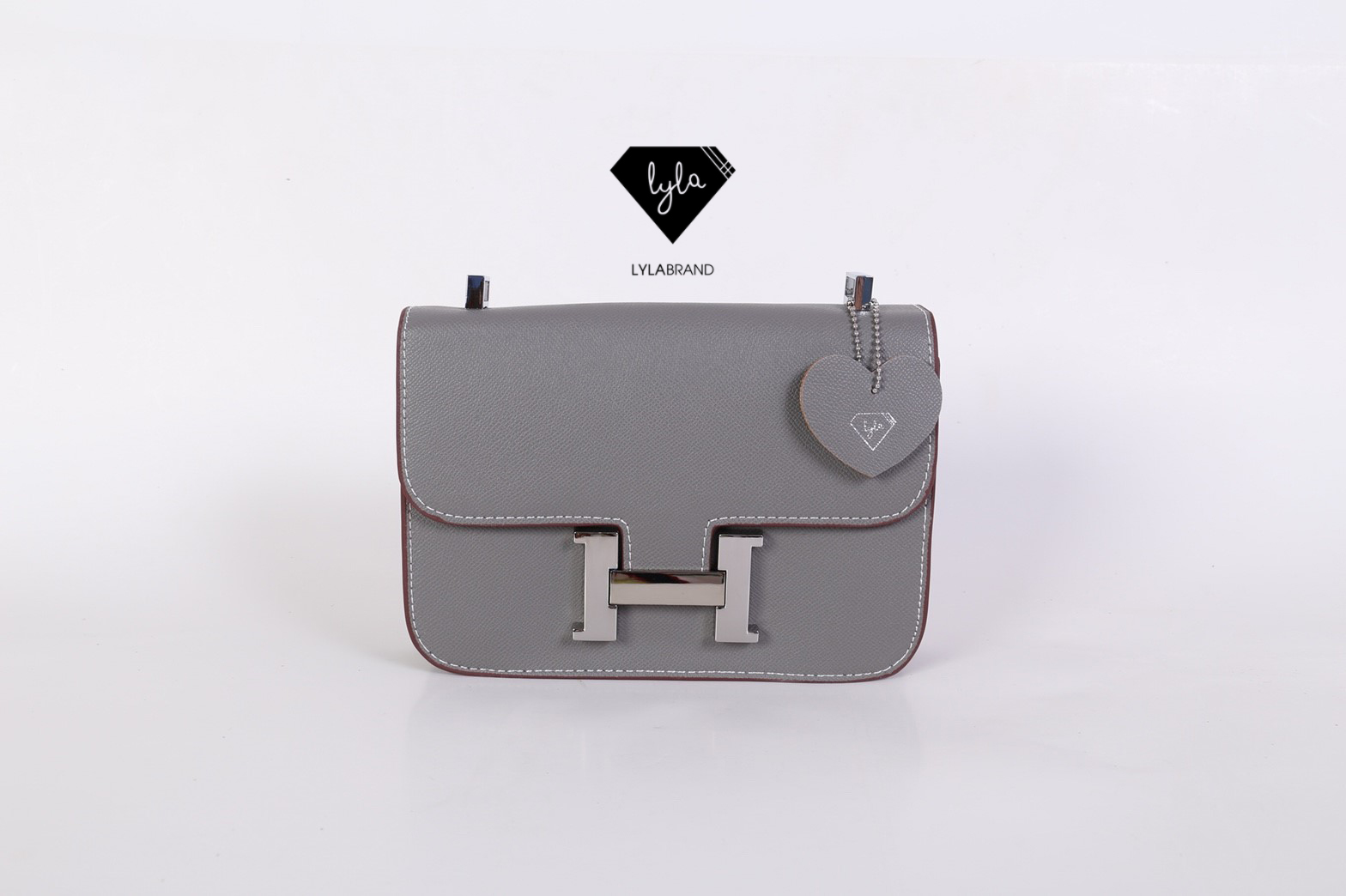 LYLABRAND🔔 Constance Size 23 Cm / Epsom ✨PU top premium นะคะ หนังดีเลอค่าน่าสอยมากกก บอกคำเดียวเลยว่าเด็ดสุด !! เหมือนหนังแท้เบอสุดค่ะคูณผู้หญิง ลูกค้าเก่าน่าจะทราบกันดีอยู่แล้วว่าคุณภาพของร้านนี้ต้องมาเป็นอันดับหนึ่งเท่านั้น อิอิ มีสายยาวส