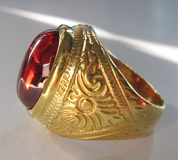 สินค้าหมดค่ะ แหวนพลอยมณีใต้น้ำ(เพชรพญานาค)สีแดงเนื้อทองเหลือง(ทุกราศี)ค่ะ