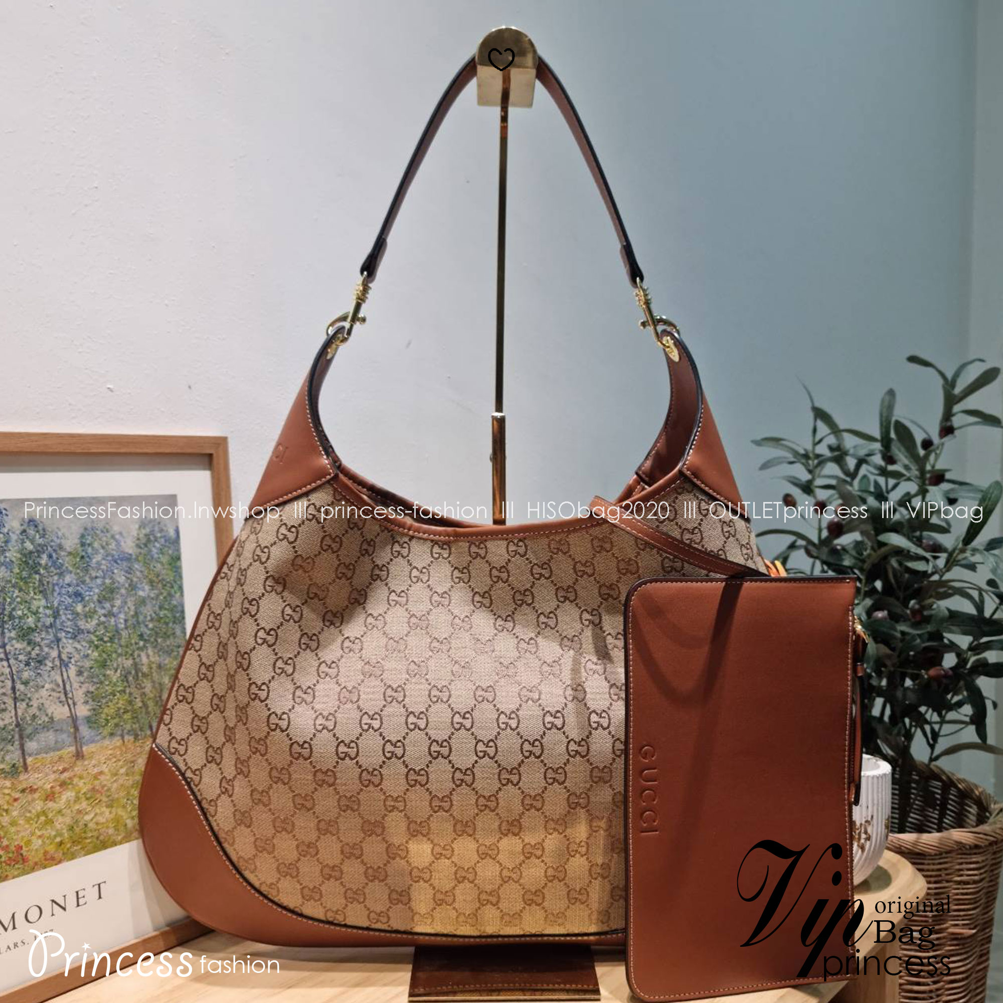 GUCCI B shoulder bag กระเป๋าสะพายไหล่รุ่นใหม่ล่าสุด สวยเริ่ดมากๆ เรียกว่าเป็นกระเป๋าที่เป็นกระแสสุดๆ และใช้ได้แบบ unisex ใบใหญ่ใส่ของได้แบบจุกๆ