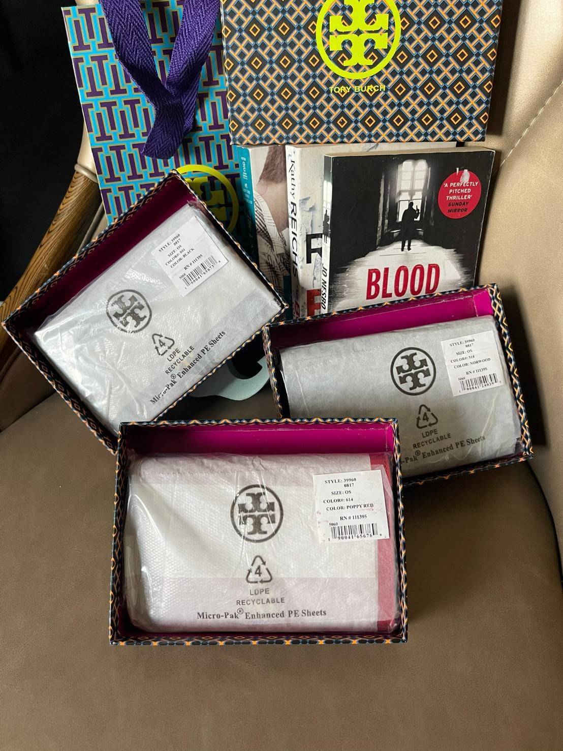 Tory burch georgia slim medium wallet กระเป๋าสตางค์ขนาดกลาง ที่มีดีไซน์ขั้นตอนการใช้งานเรียบง่ายแต่ฟังก์ชั่นครบ ตอบโจทย์สาวๆที่ไม่ชอบกระเป๋าสตางค์ใบใหญ่จนเกินไป