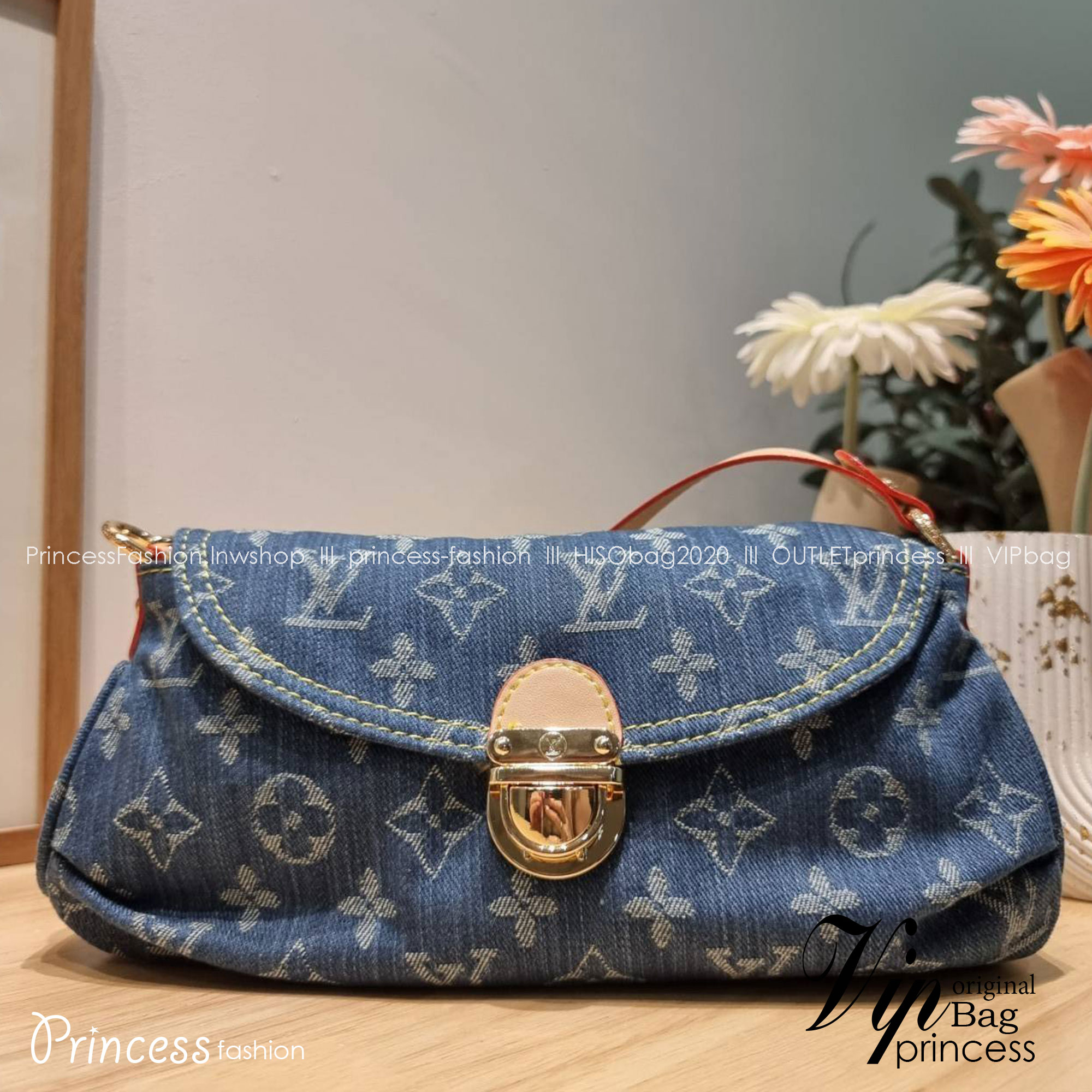 LV mini pleaty denim bag / LV Denim Pochette Bag ฮอตตัวแม่แบบฉ่ำ กับกระเป๋าสะพายไหล่ แรร์ไอเท็มที่สาวๆตามหา ดีไซน์เดนิมสวยโดดเด่น รูปทรงวินเทจ