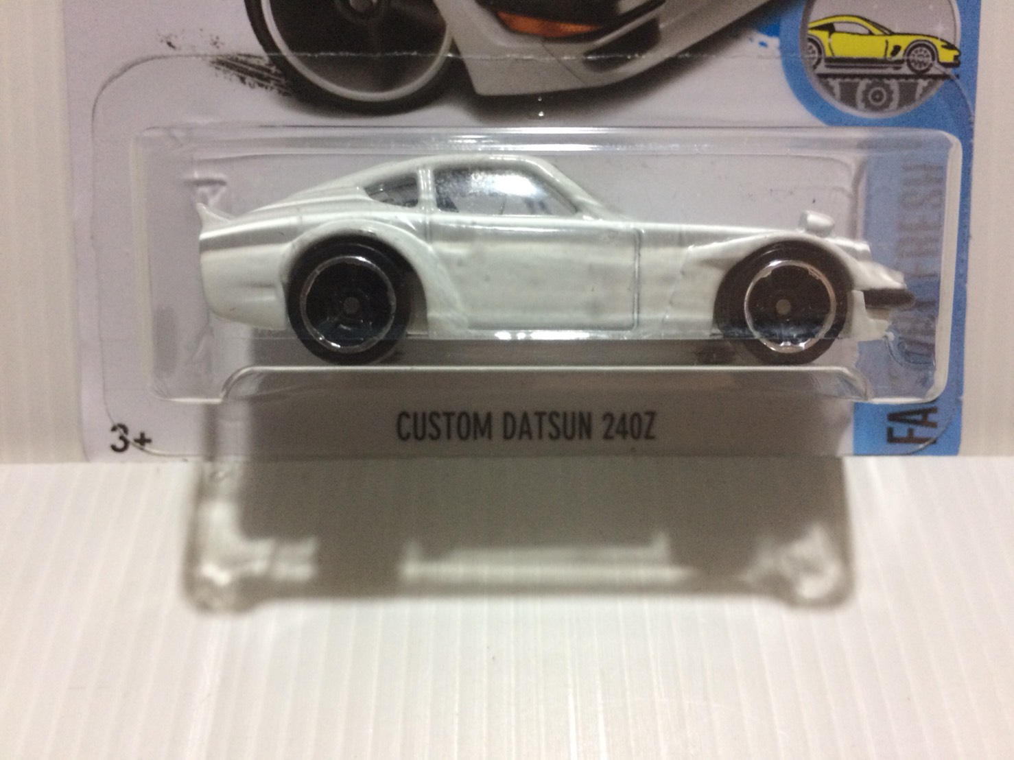 Hot Wheels Custom Datsun 240Z มีมา 3 สี 3 คันค่ะ
