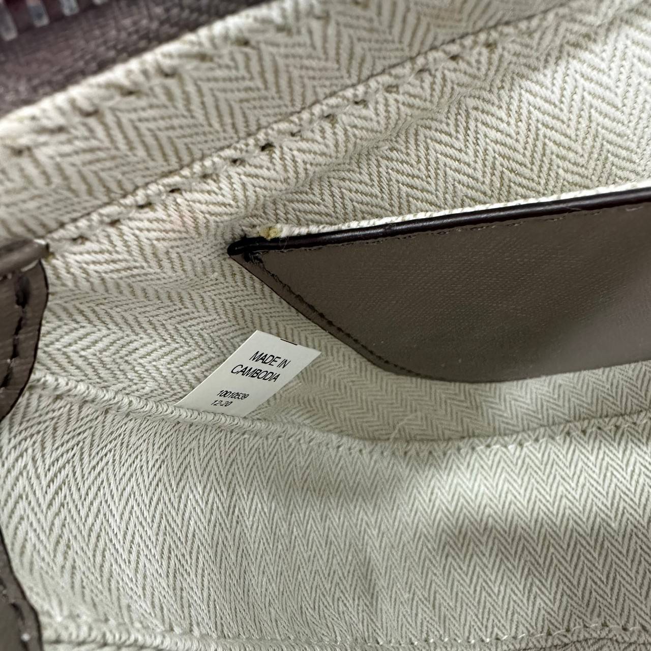 TORY BURCH EMERSON ZIP SHOULDER BAG 137416 / TORY BAG พร้อมส่ง 3 สี กระเป๋าสะพายไหล่ / คล้องแขน หนังซาเฟียโน่ ทนทาน