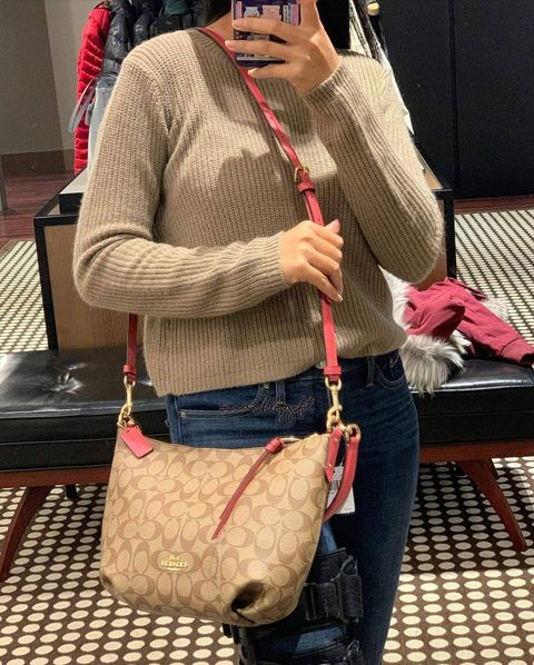 OUTLET 】ปรับราคาลง ได้ไปไม่ผิดหวังแน่นอนจ้าา💥 Coach Pebble Leather Small Skylar Hobo Shoulder Bag((90738)) พร้อมส่งที่ไทย ล่าสุด! กระเป๋าหิ้ว//สะพายข้างได้ ทรงน่ารัก ละมุน หนังแท้ หนังนิ่มมือดีมาก หลงรักแน่นอนค่าา! เปิดปิดกระเป๋าแบบซิปมีพู่ห้อย ใช