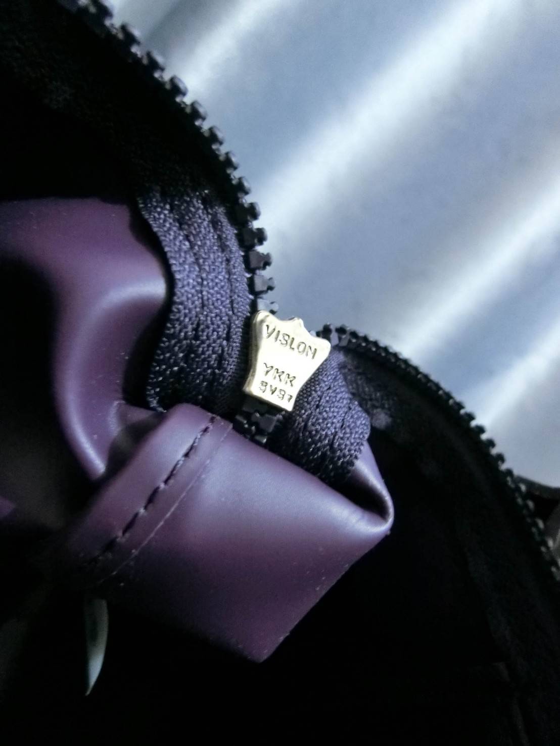 Longchamp Size S สินค้าใหม่ ของแท้!! เป็นล็อตผลิตเกินออเดอร์จากโรงงาน มาพร้อมการ์ด/ถุงผ้าแบรนด์/ถุงกระดาษแบรนด์ Size S: 25 x H. 23 x 16 cm. Color: Milberry 645 (ม่วง)