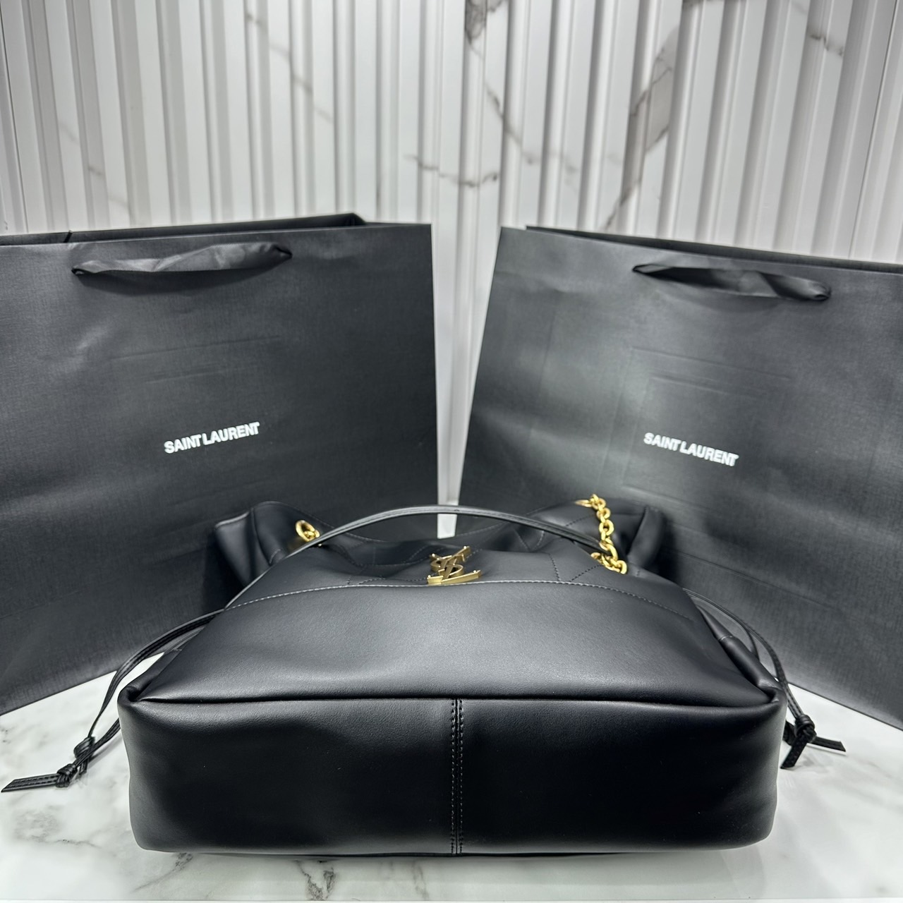 YSL Knockoff Jamie 4.3 Large Pochon Tote Bag กระเป๋าสะพายทรงโท้ท ดีไซส์ใหม่มีสายดึงข้างได้ ปรับสะพายหลังได้ เก๋เท่คูล สวยครบจบในใบเดียว จุของได้เยอะ งานหนังสวยเต็มใบดีไซส์เรียบหรูดูแพง