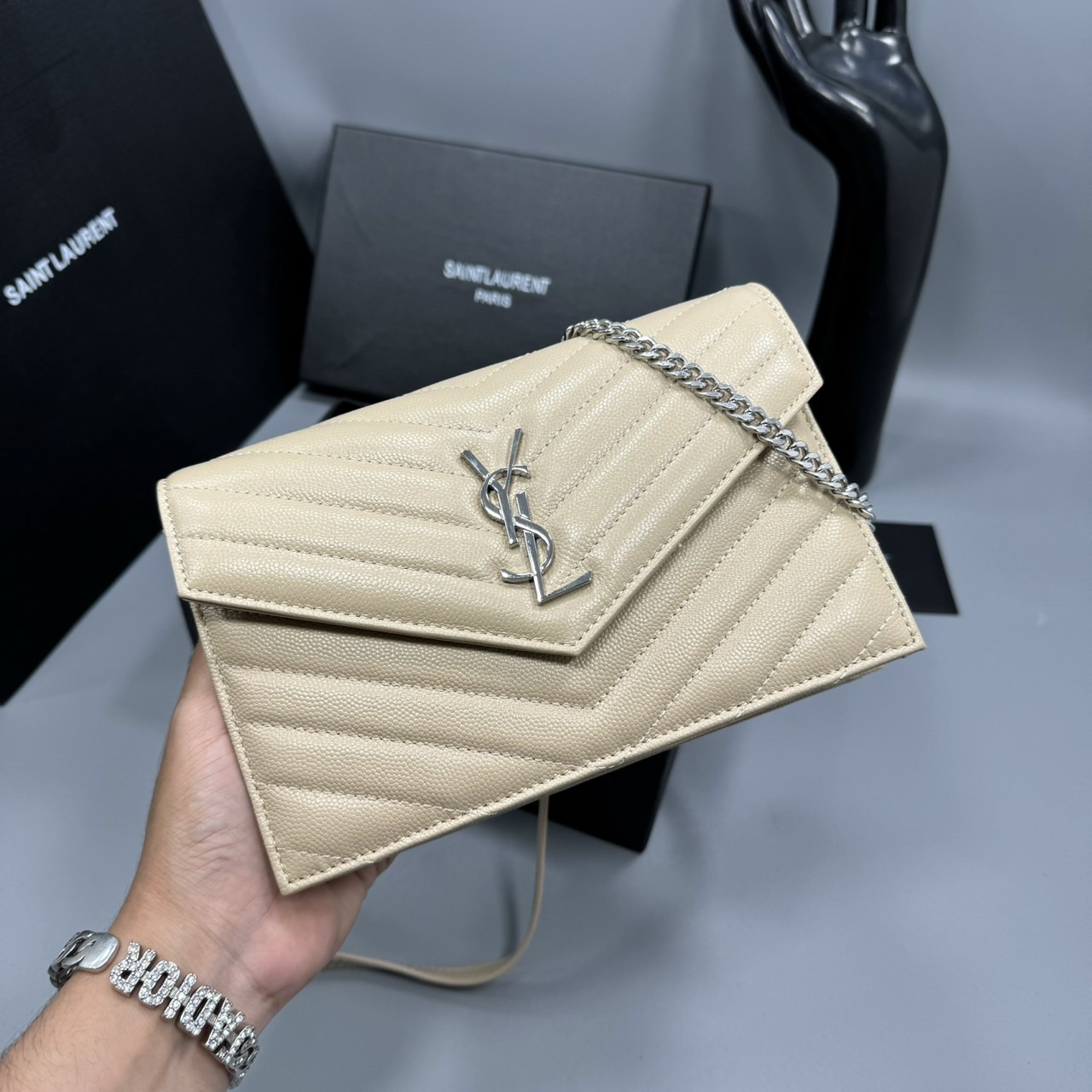 YSL Envelope WOC 7.5 Wallet on chain / YSL Clutch Bag 7.5" กระเป๋าสะพายรุ่นยอดนิยม เกรดหนังคาเวียร์สวยเต็มใบ เกรดออริ 1:1 ใช้งานต่างประเทศได้
