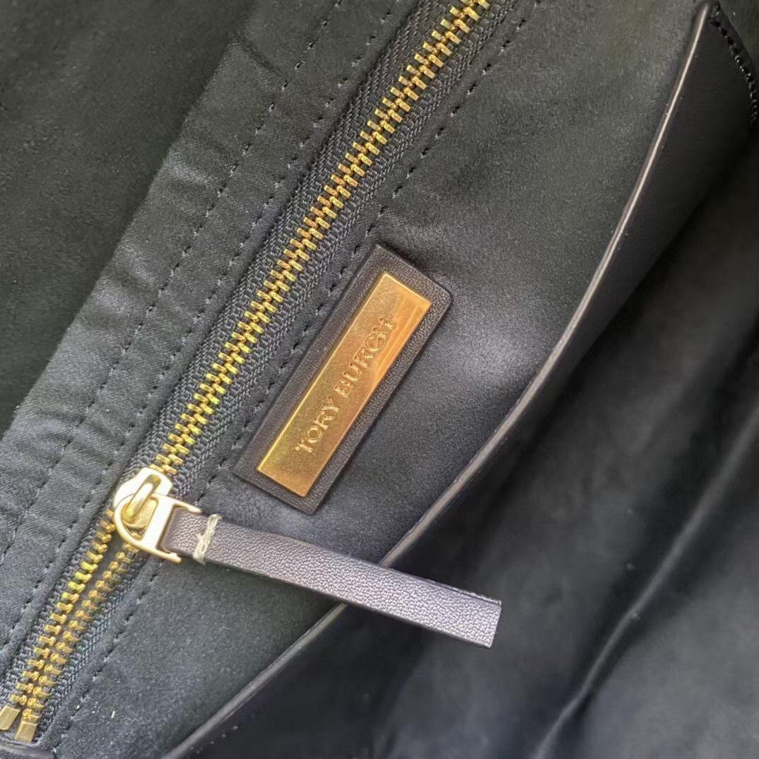 OUTLET Tory Burch T- Monogram Jacquard Small Tote กระเป๋าถือหรือสะพายไหล่ วัสดุ Canvas ปักษ์ลายแบรนด์ อะไหล่ทองสวยหรู น้ำหนักเบา