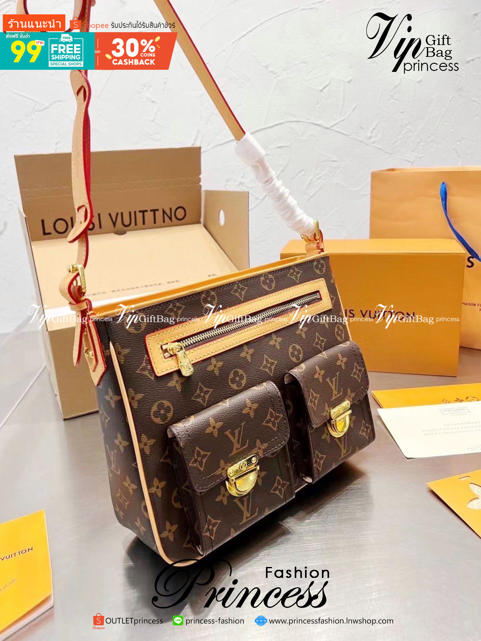 LV Hudson GM Monogram กระเป๋าสะพายสุดเท่ห์ไม่ซ้ำใคร Unisex ขนาดกำลังดี รูปทรงสวย ด้านหน้าโดดเด่นด้วยสกรีนโลโก้แบรนด์ วัสดุแคนวาส ผสมหนังแท้ ด้านในโล่งกว้าง มีช่องแยกย่อยไว้เก็บของสำคัญได้อย่างเป็นสัดส่วน จุของได้เยอะ พร้อมสายสะพาย ปรับระดับได้ตามการใช้งาน