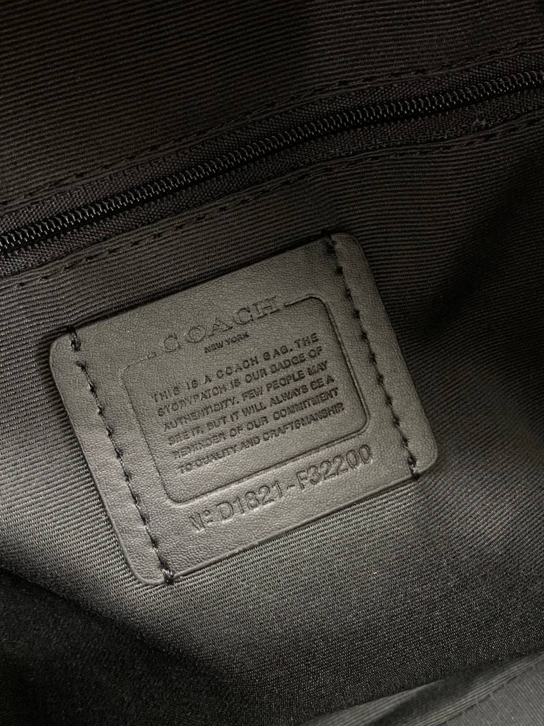 OUTLET 】COACH MEDIUM CHARLIE BACKPACK IN SIGNATURE ((32200)) พร้อมส่งที่ไทยอีกครั้งค่ะ! กระเป๋าสะพายหลังขนาดกลาง หนังแท้+ไนล่อน ด้านหน้ามีช่องซิปให้หนึ่งช่อง;เปิดปิดช่องหลักแบบซิปคู่ ภายในกว้างใส่สัมภาระได้จุนะคะ พร้อมช่องซิปให้อีกช่องค่ะ;สายสะพายสามารถเล