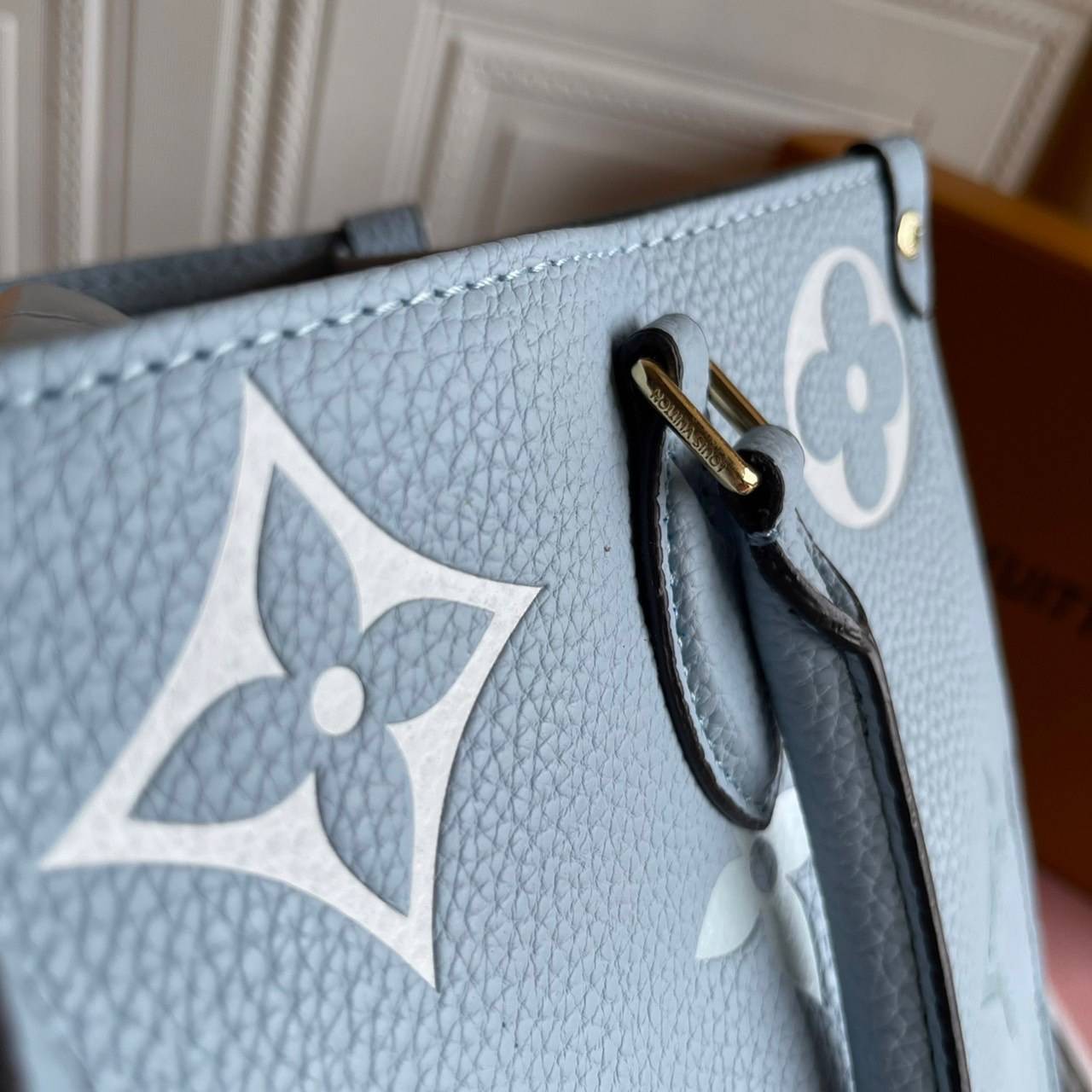 หนังแท้ LOUIS VUITTON Empreinte Monogram Giant By The Pool Onthego พร้อมส่งที่ไทย เกรดใช้งานต่างประเทศได้