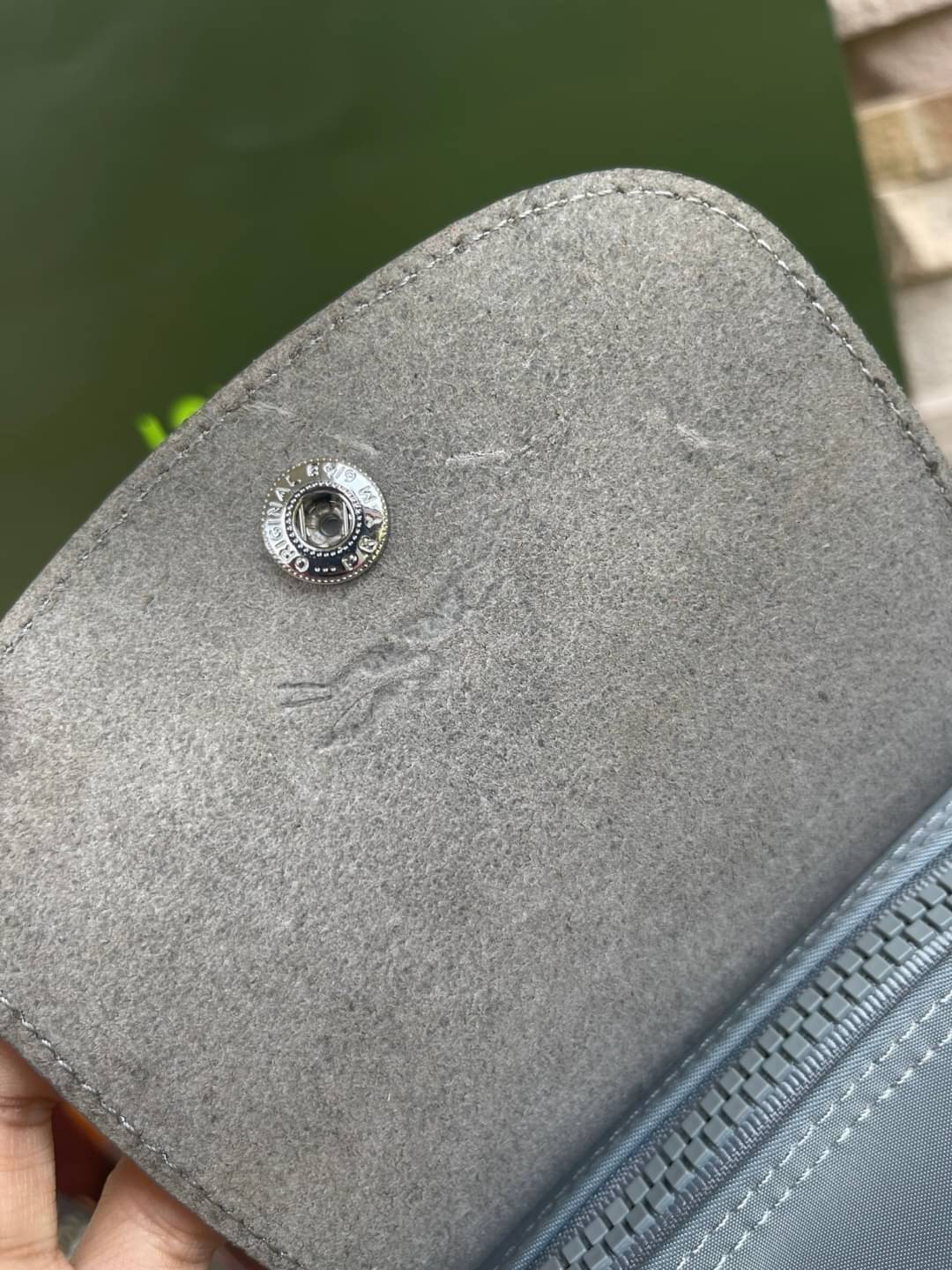 8สี พร้อมส่ง Longchamp LE PLIAGE NÉO TOP HANDLE BAG (medium size) อีกหนึ่งรุ่นยอดนิยม ที่สาวๆ ต้องมีไว้เก็บไว้สักใบ กระเป๋าโท้ทใบนี้ มาพร้อมกับสีที่มีสไตล์เรียบง่าย มีสายสะพายยาวปรับสั้นยาวได้ช่วยให้คุณสามารถสะพายไหล่ได้อย่างสบาย ในตัวสายปักโลโก้อันเป็นสั