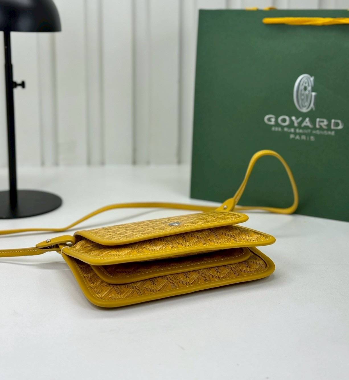 10 สี ORI หนังแท้ | GOYARD Plumet pouch-wallet กระเป๋าสะพายใบเล็กกะทัดรัด ดีไซน์กระเป๋าสตางค์ Plumet ดีไซน์มาพร้อมช่องใส่เหรียญ ธนบัตร และบัตรต่างๆ สามารถสะพายไหล่เป็นกระเป๋าสะพายข้างได้เหมือนกระเป๋าใบเล็ก