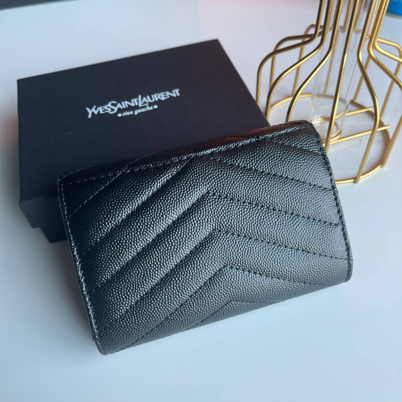 VIP 】YSL SAINT LAURENT SHORT WALLET งานหนังแท้ สวยงามมากมายที่สุดเกินบรรยายเลยค่าาา ได้ไปไม่ผิดหวังแน่นอน เป็นอีกรุ่นหนึ่งที่ห้ามพลาดเลยตอนนี้ กำลังฮิตกันเลยค่าา สาวๆ Must Have!!!! Full Box Set นะค๊าาา
